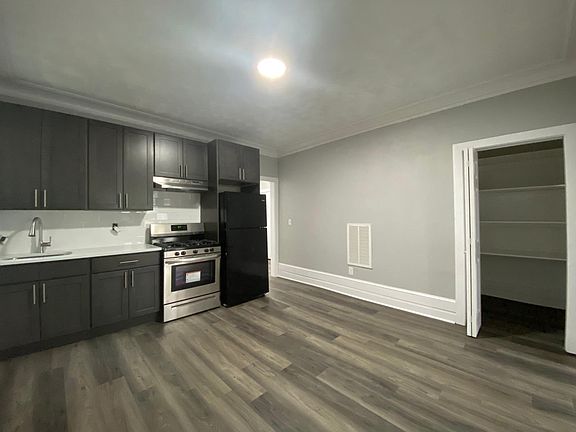 5th image of 305 Goldsmith Ave Floor 1