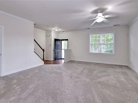 5th image of 225 Quarterpath Rd