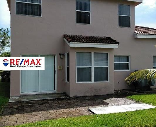 4th image of 18261 NW 19th St