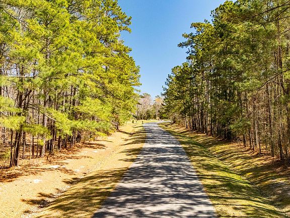 4th image of 425 Plantation Parkway