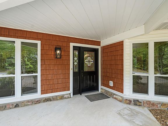 3rd image of 443 Mountain Ranch Dr
