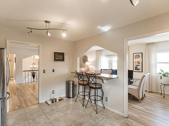 4th image of 1518 Holly Ln