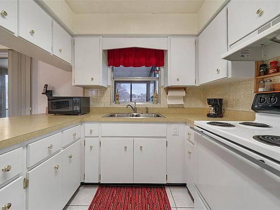 4th image of 22519 Utica Ave