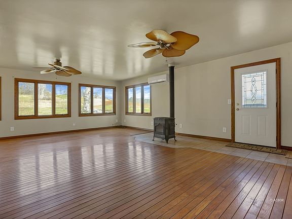 3rd image of 6410 Smith Run Rd