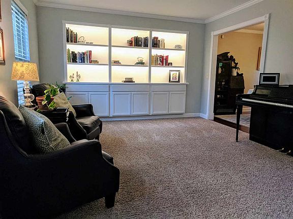 4th image of 932 Palomino Dr