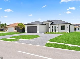 29 Trafalgar Pkwy, Cape Coral, FL 33991
