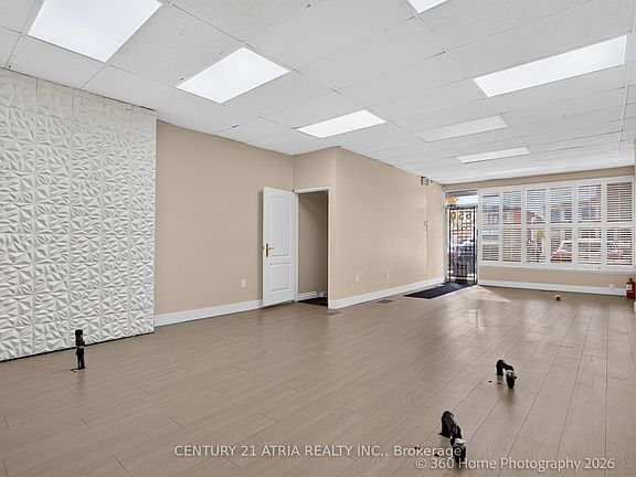 4th image of 650 Wilson Ave #648