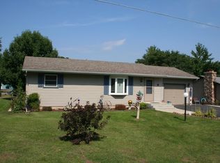 915 County Road Q, Poynette, WI 53955