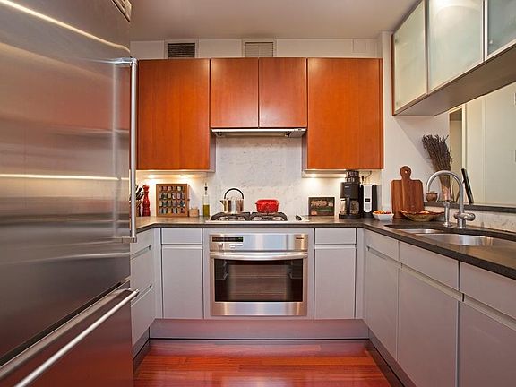 3rd image of 300 E 55th St APT 7C