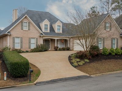 1056 Southlake Cv, Hoover, AL, 35244