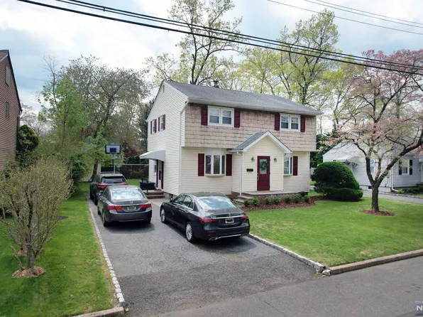 725 Wilson Ct, River Vale, NJ 07675