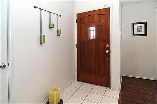 2nd image of 1721 Clarendon Dr
