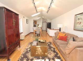 1726 Green St #4, Philadelphia, PA 19130