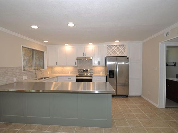 4th image of 4120 Fairway Dr