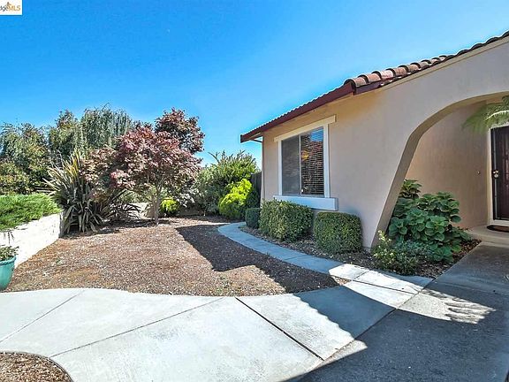 2nd image of 5733 Skyview Pl
