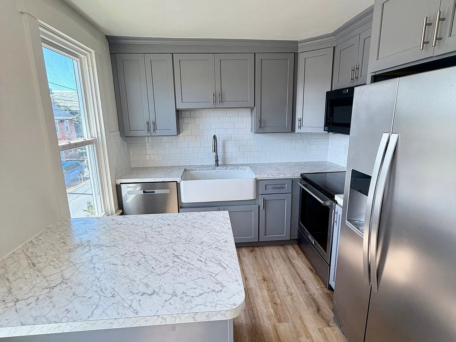 2 bed, 1.0 bath, 1000 sqft, $1,695 — Photo 2