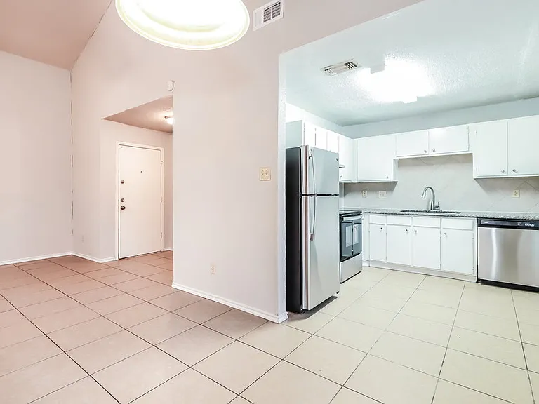 16227 Corsair Rd — Photo 8
