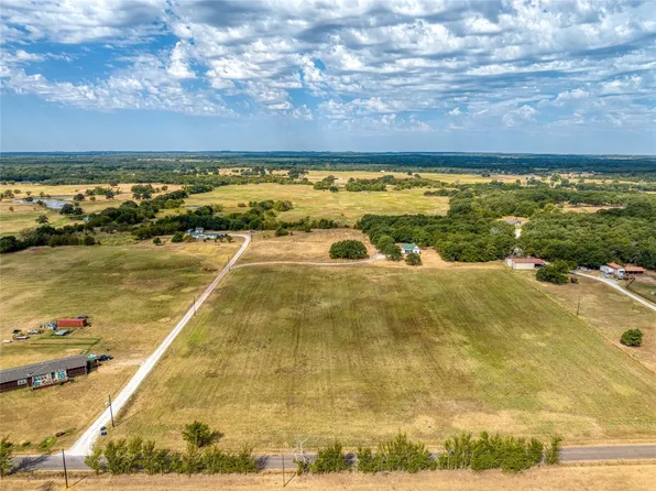 2 W Line Rd, Whitesboro, TX 76273