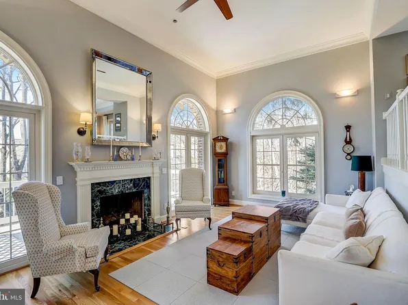 3918 Highwood Ct NW, Washington, DC 20007