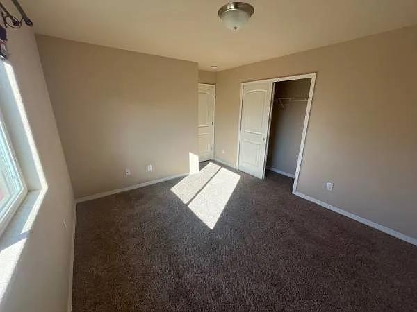 1 bed, 1671 sqft, $1,000 — Photo 3