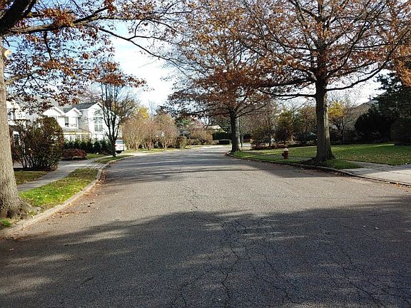 5th image of 12 Leonard Dr