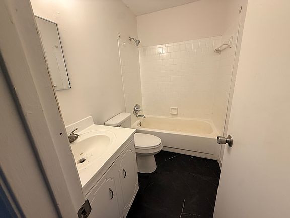 4th image of 2809 Butler Manor Dr