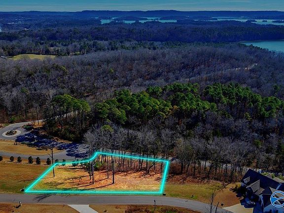 3rd image of 19 Creek Cir