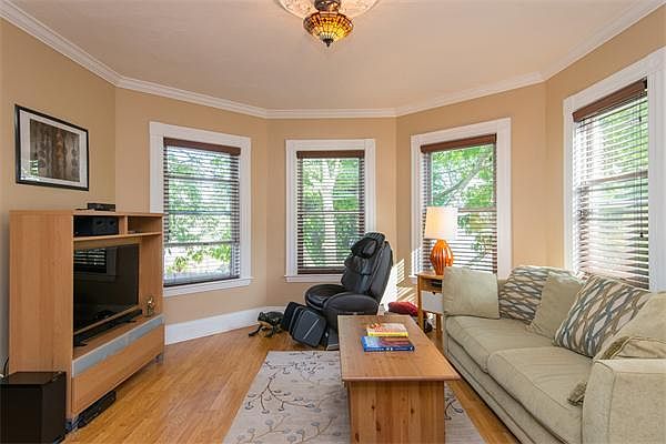 1st image of 9 Elmwood St