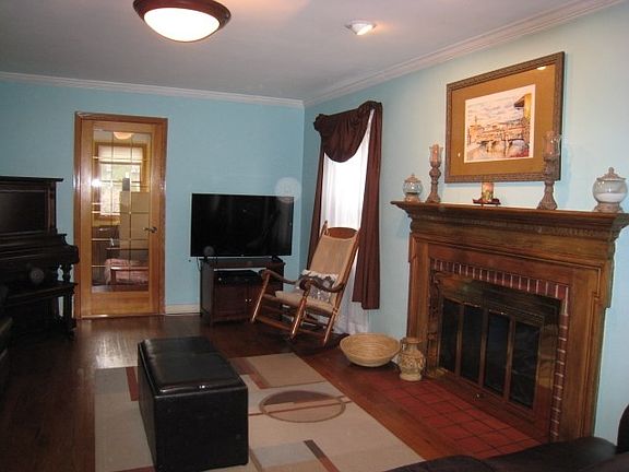 4th image of 422 Marquette Ave