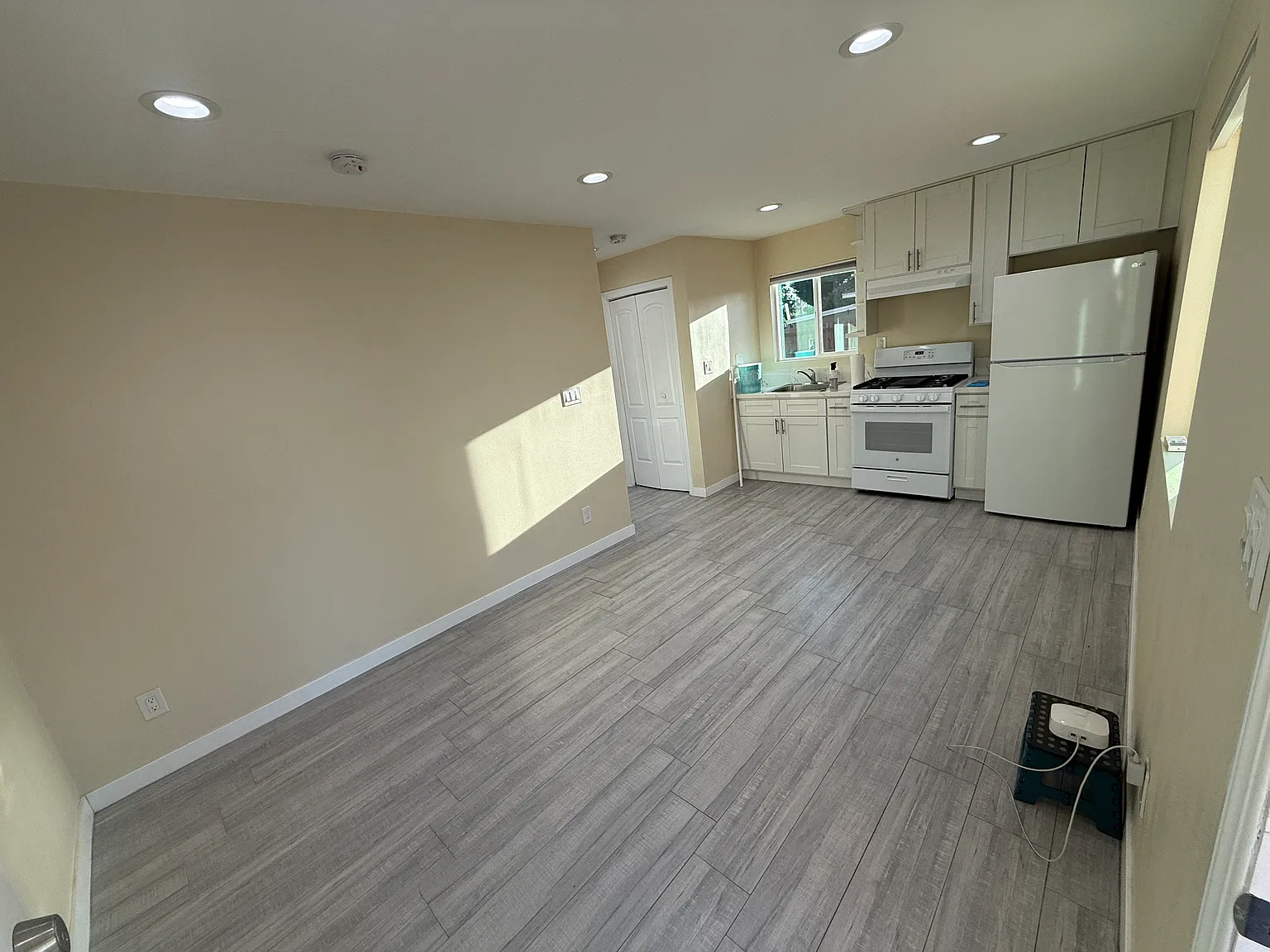 1 bed, 450 sqft, $2,200 — Photo 3