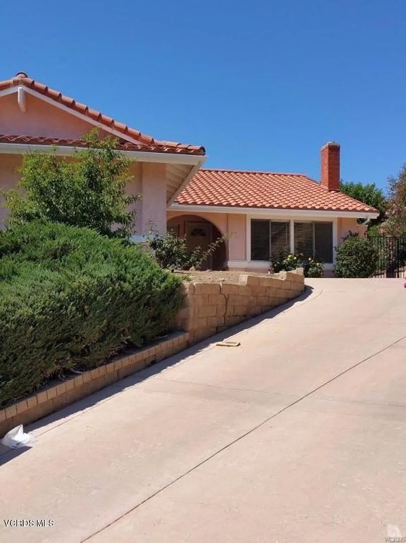 Truly beautiful, one story, single family home! — Photo 1