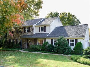 10 Todmorden Dr, Rose Valley, PA 19086