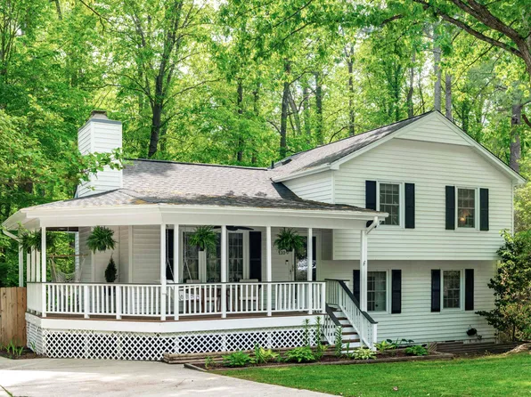 1109 Theresa Ct, Raleigh, NC 27615