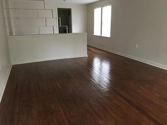 3rd image of 3060 Gordon St