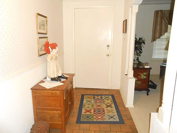 3rd image of 4912 Blaney Ave