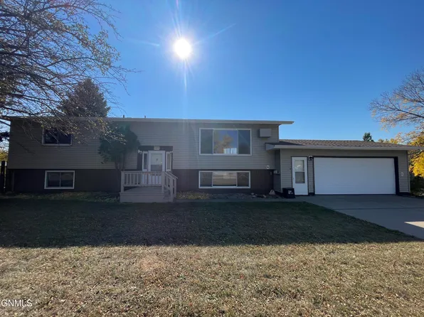 801 10th St NE, Beulah, ND 58523