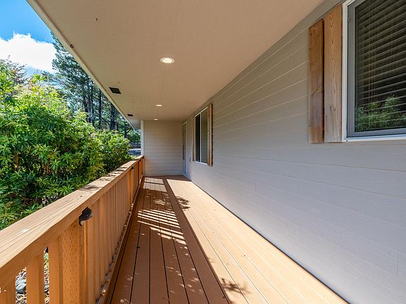 4th image of 620 SE Ball Blvd