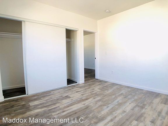3rd image of 1409 W 55th St #8585181