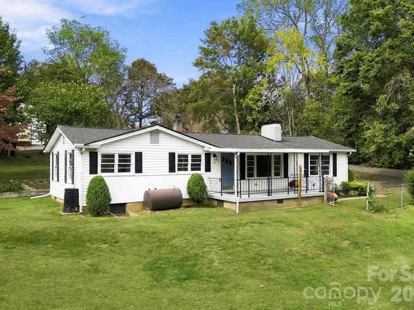 111 Sherwood Rd, Swannanoa, NC 28778