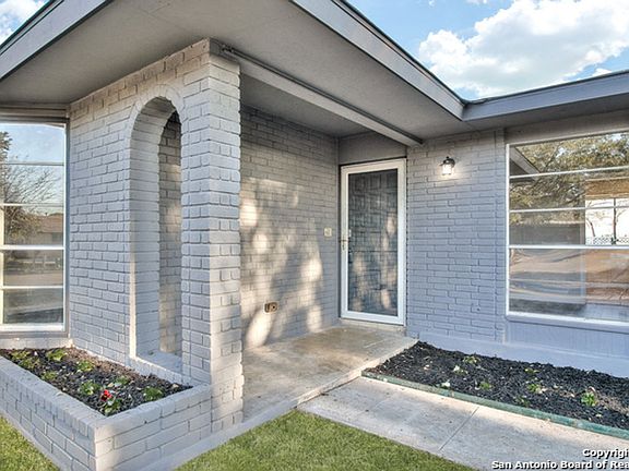 2nd image of 4242 Bayliss St