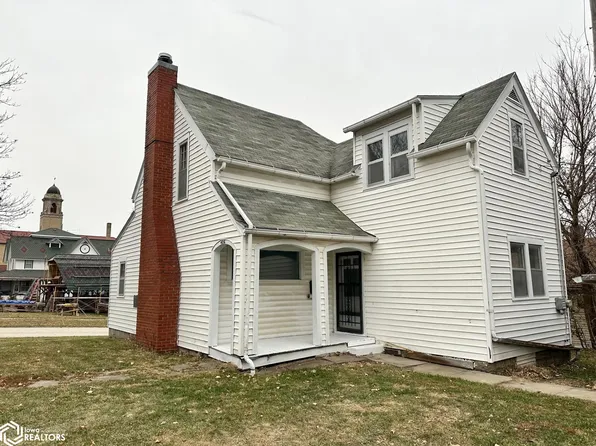 406 Grove Ave, Corning, IA 50841
