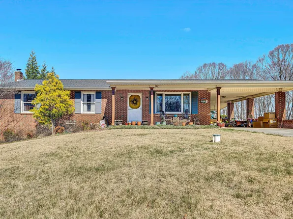 170 Clearview Dr, Rocky Mount, VA 24151
