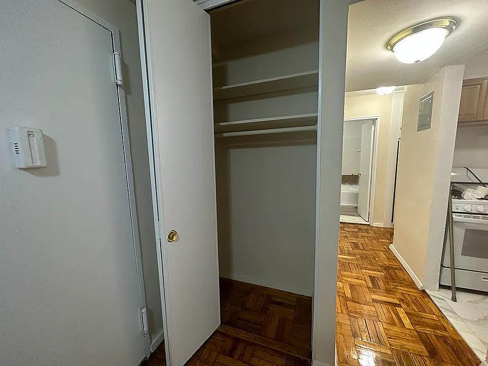 1st image of 100 Stuyvesant Pl Suite 2