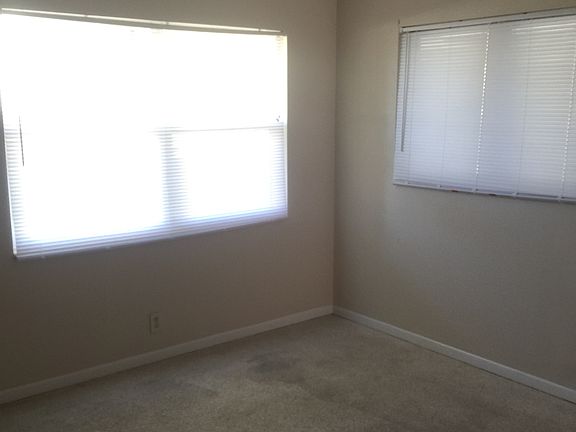 5th image of 4102 Desoto Ave