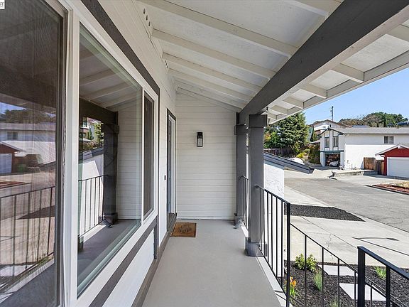 4th image of 22446 Ralston Ln