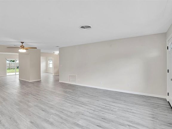 4th image of 4550 16th Ave N