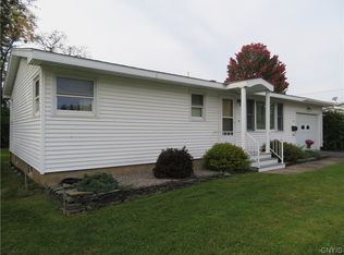 14 Royal Brook Ln, New York Mills, NY 13417