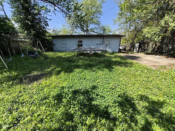 4th image of 3125 Manor Ct