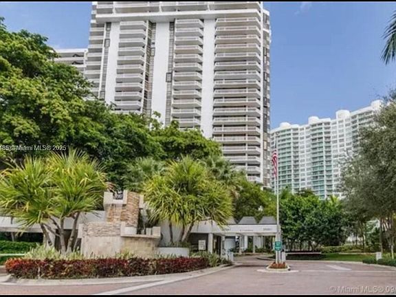 3rd image of 20281 E Country Club Dr APT 1501