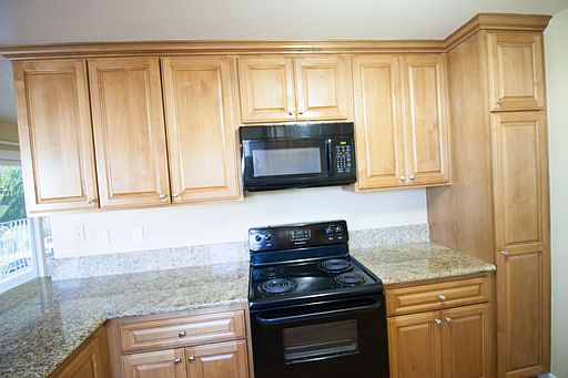 4th image of 215 Euclid Ave APT 212